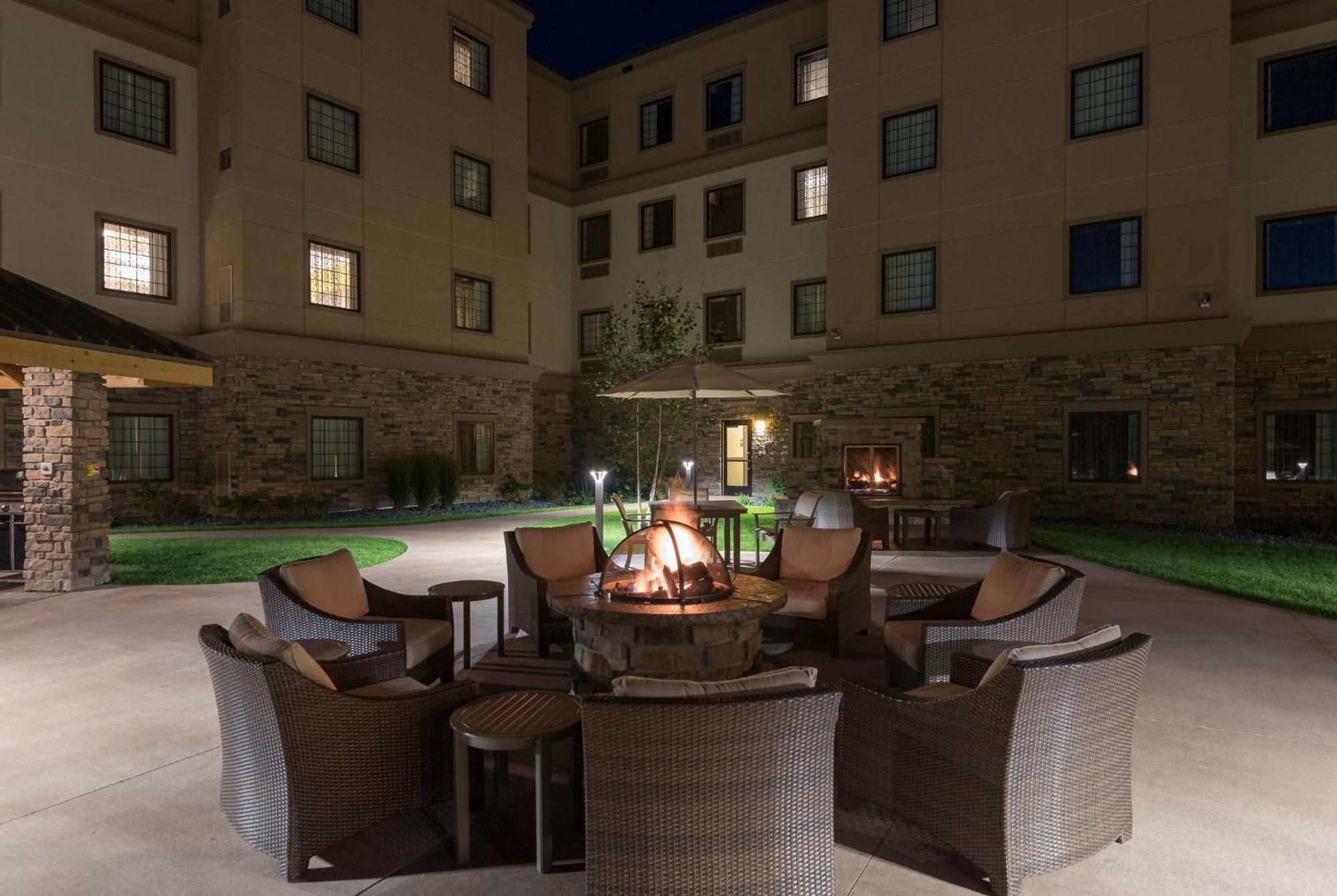 Staybridge Suites Eau Claire - Altoona By Ihg Exteriér fotografie